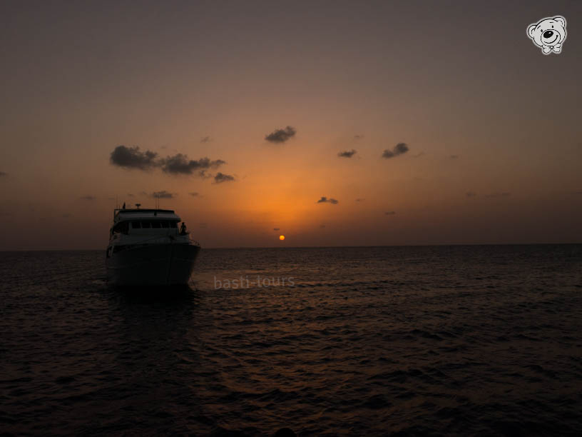 Tauchsafari Schiff Sonnenuntergang im Roten Meer Ägypten